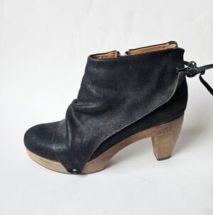 Coclico Ndakinna Suede Ankle Zip Wooden Heel Boots 41 11